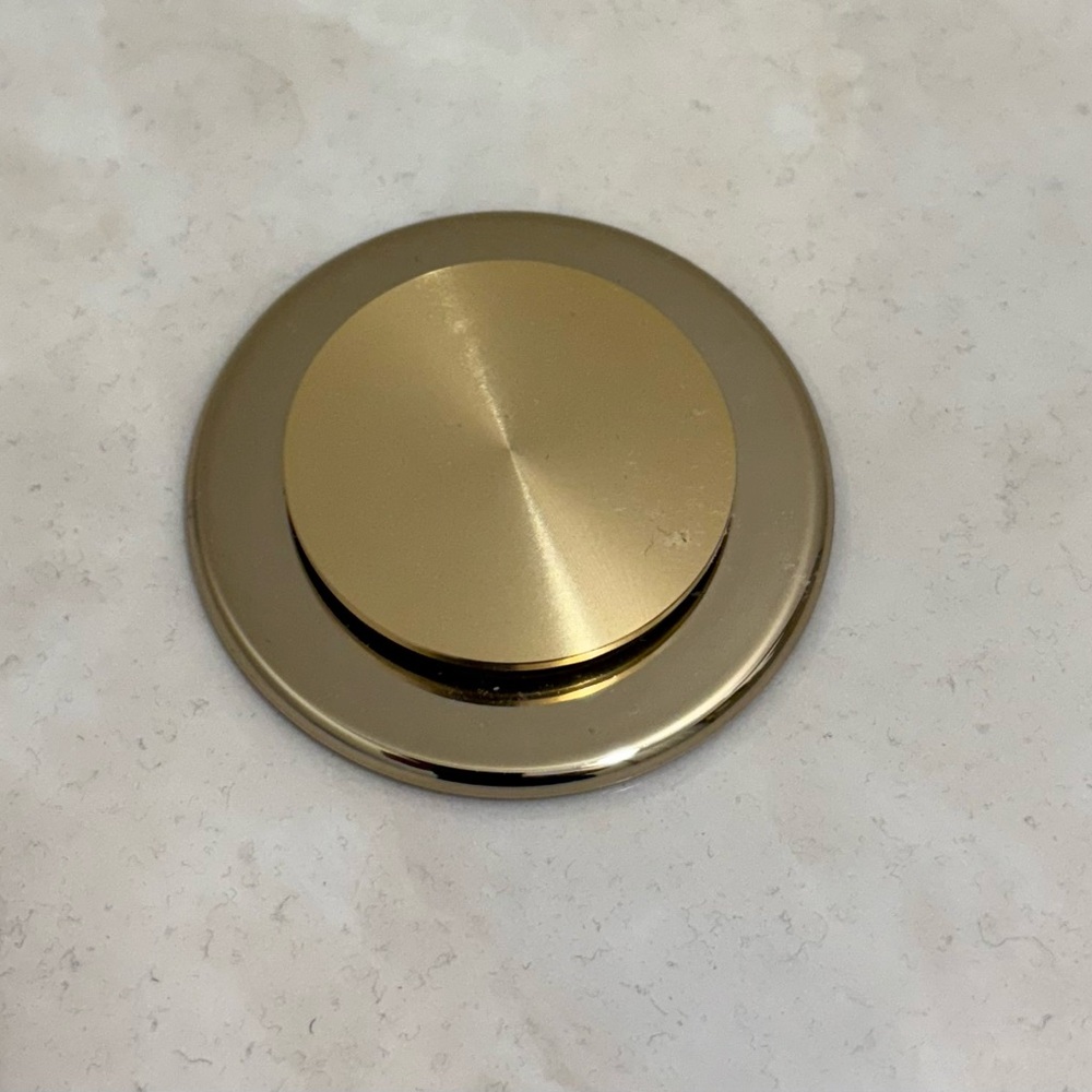 Gold PopSocket Magnetic Phone Grip.